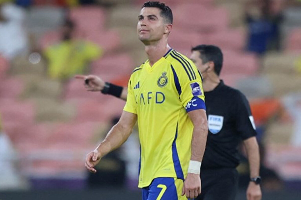 Ronaldo'nun geçen yıl verdiği bir röportajda "Motive olduğum sürece devam edeceğim. Motive olmadığım gün emekli olacağım" ifadelerini kullandığını hatırlatan gazete, yıldız futbolcu için hem Avrupa'da hem de daha uzaklardaki bazı seçenekleri derledi.