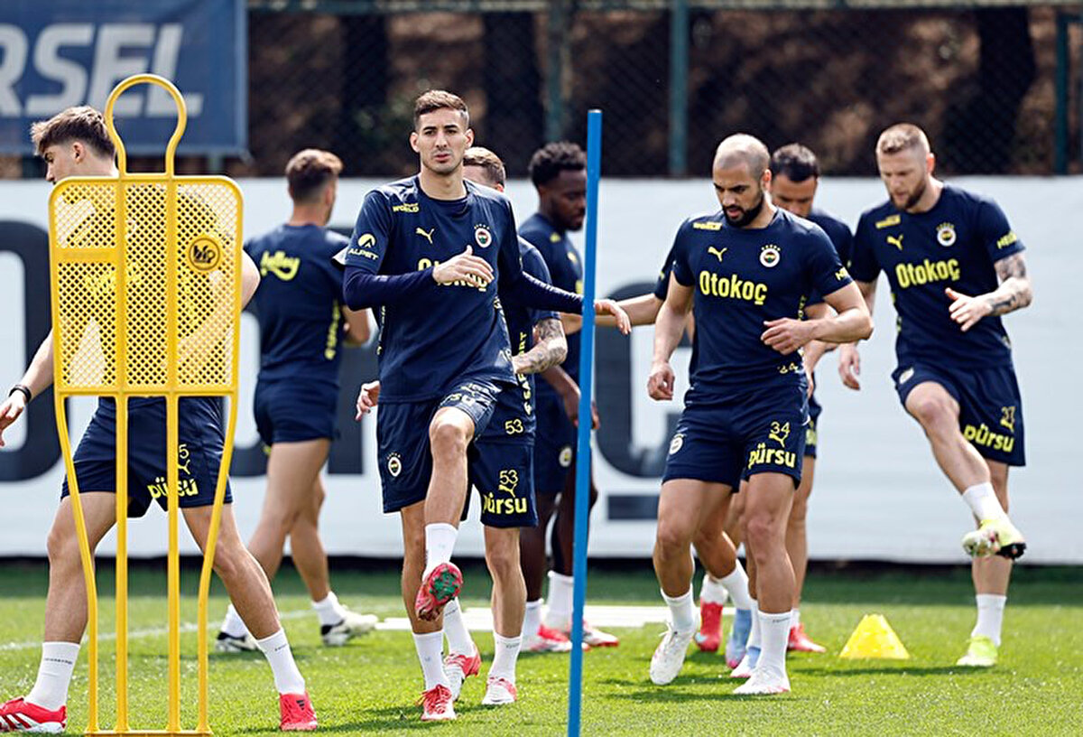 Süper Lig tarihinde iki takım ilk kez bu sezon karşı karşıya geldi. Ligin ilk yarısında ikas Eyüpspor'un ev sahipliğinde oynanan müsabaka 1-1 beraberlikle sonuçlandı.<br>