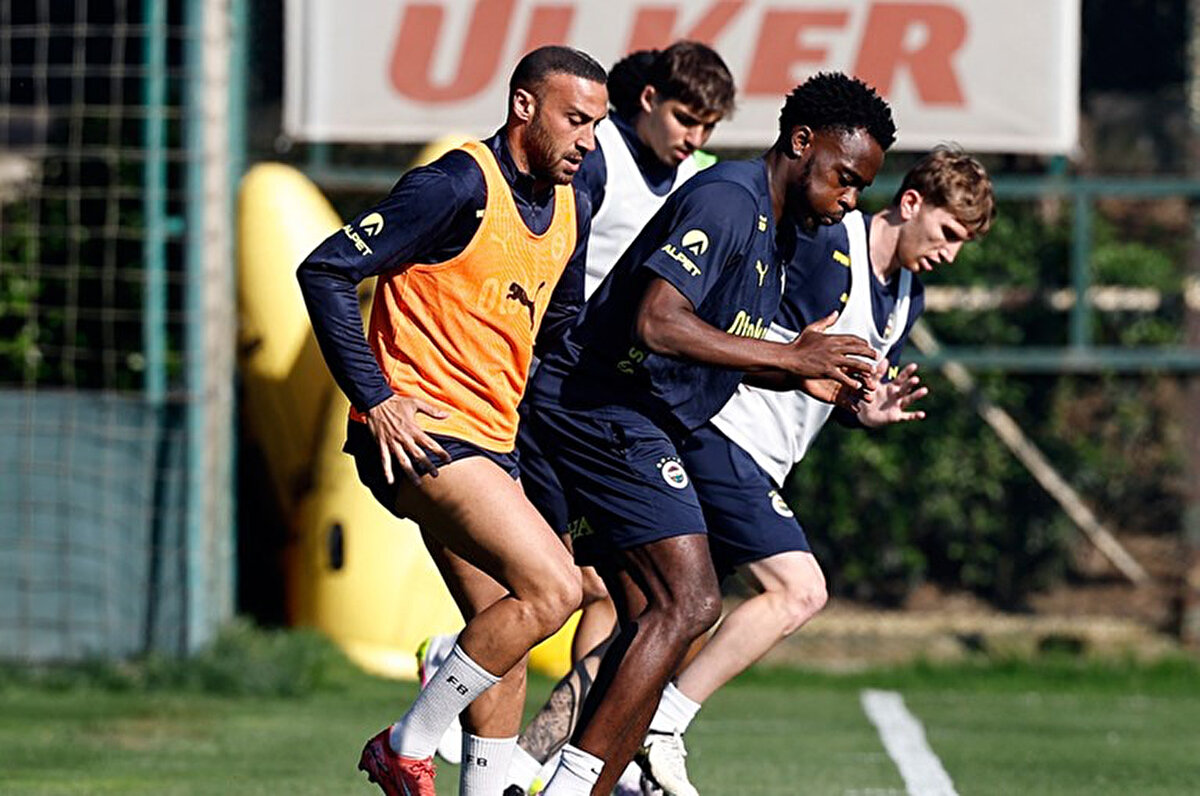 Ligde oynadığı 33 maçta 24 galibiyet, 6 beraberlik ve 3 yenilgi alan sarı-lacivertli takım 78 puanla ikinci sırada bulunuyor. ikas Eyüpspor'un ise 34 maçta 14 galibiyet, 8 beraberlik ve 12 mağlubiyetle 50 puanı var. Eflatun-sarılılar. 6. sırada yer alıyor.<br>