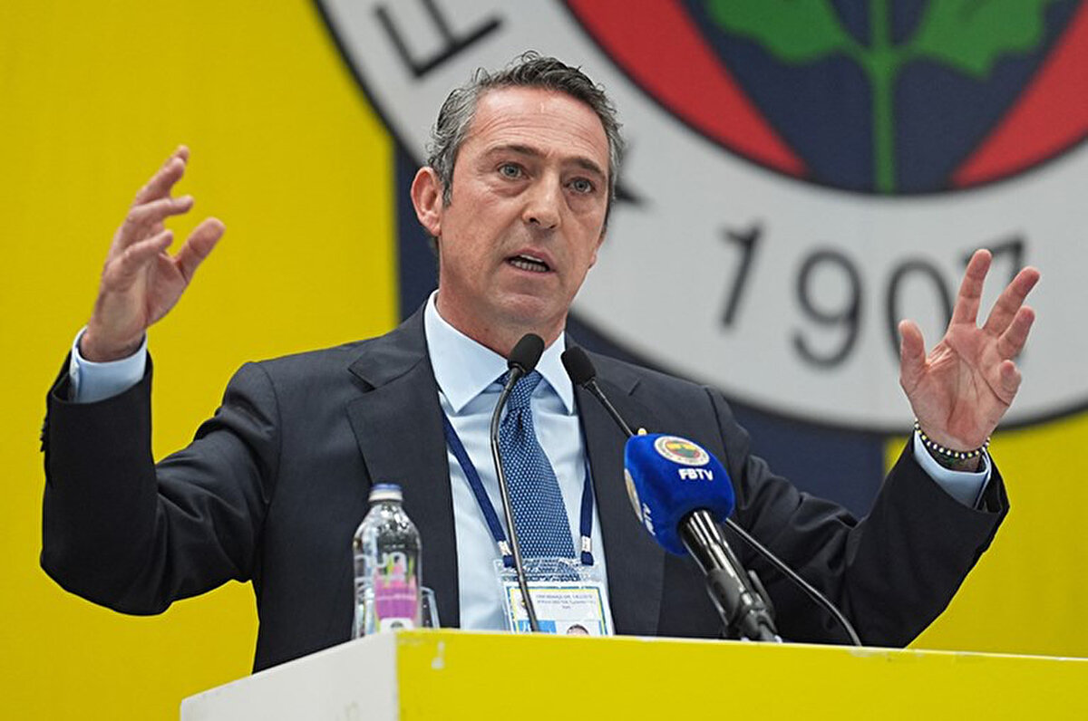 İmza verenlerin içerisinde Fenerbahçe'ye gerçekten kayıtsız, şartsız tutkuyla bağlı üyelerimiz olduğunu gayet iyi biliyoruz. Öte yandan değerlerimizi hiçe sayarak Fenerbahçe'den önce kendi menfaatlerini düşünenlerin olduğunu camiamızın bilmesini istiyorum. İmzalar toplandığı takdirde en erken seçime gidiş süresi 7-8 haftadır. Bu süreç yeni sezonun tam başlangıcına denk gelmemektedir. Yönetim kurulundaki arkadaşlarımızla yaptığımız değerlendirmeler neticesinde olağanüstü genel kurulu eylül ayında gerçekleştireceğiz.<br>