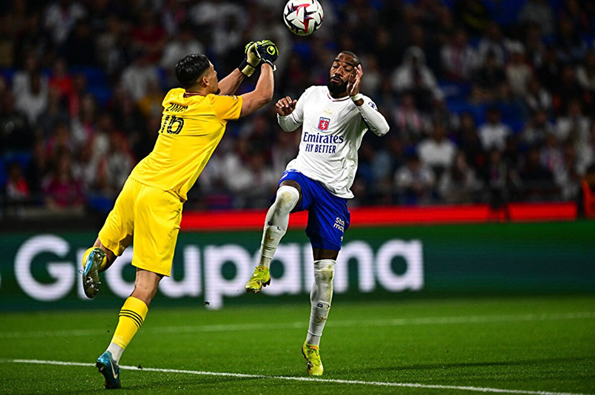 Bu sezon 42 resmi maça çıkan Fransız yıldız 19 gol atarken, 3 kez de asist yaptı. <br>