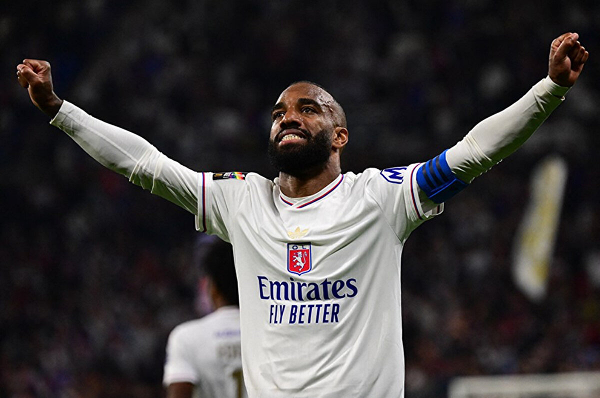 Fransız takımı bu galibiyetle ligi 6. sırada bitirerek Avrupa kupaları biletini alırken, 30 Haziran 2025 itibariyle Lyon ile sözleşmesi sona erecek olan Lacazette ise kulübüne veda etti.<br>