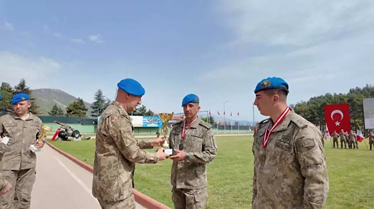 İLK 3'TE TÜRKİYE VAR<br><br>Yarışmada; Kara Kuvvetleri Komutanlığı'nın iki timi 1'inci ve 2'nci, Özel Kuvvetler Komutanlığı Timi de 3'üncü oldu. Yarışmaya katılan ülkeler keskin nişancı timlerinin aldıkları puanlara uygun olarak madalya ile ödüllendirildi.<br><br>