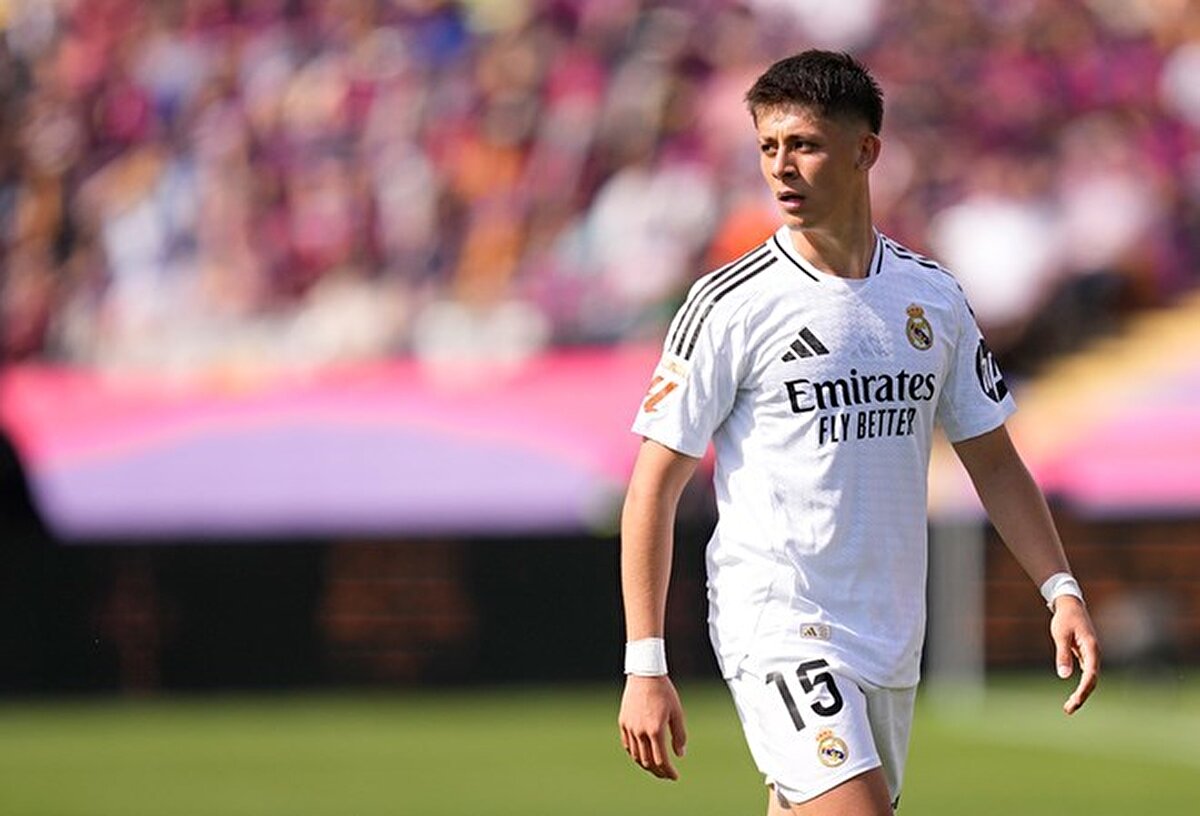 LaLiga'da Sevilla'ya konuk olacak Real Madrid'in ilk 11'i şöyle: Lunin, Valverde, Jacobo, Vallejo, Fran, Arda, Modric, Tchouameni, Bellingham, Endrick, Mbappe