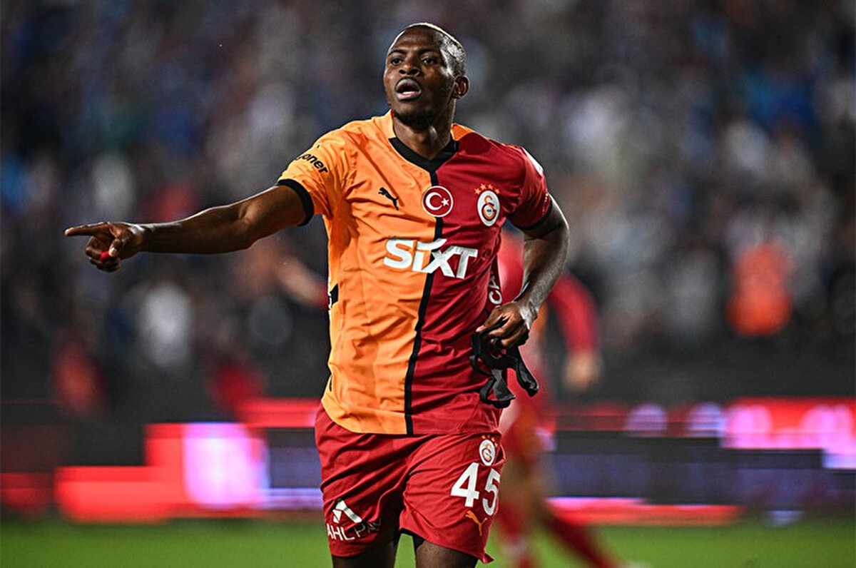 Galatasaray formasıyla bu sezon 40 maça çıkarken 36 gol ve 8 asist kaydetti.<br>