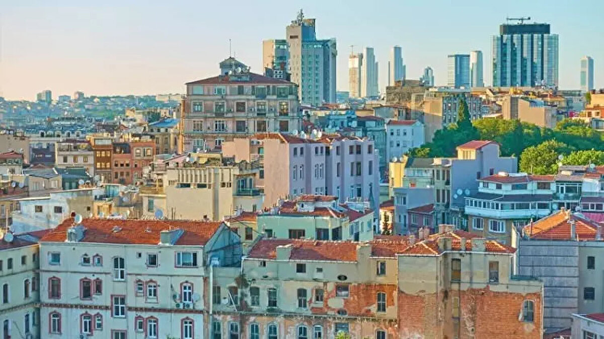 Sakarya'da da 4 ayda yabancılara 99 konut satıldı.<br><br>Kentte Ocak-Nisan 2024'te yabancılar tarafından 82 konut alınmıştı. Bu kapsamda Sakarya'da yabancılara yönelik konut satışı yıllık bazda yüzde 20,7 yükseldi.<br><br>