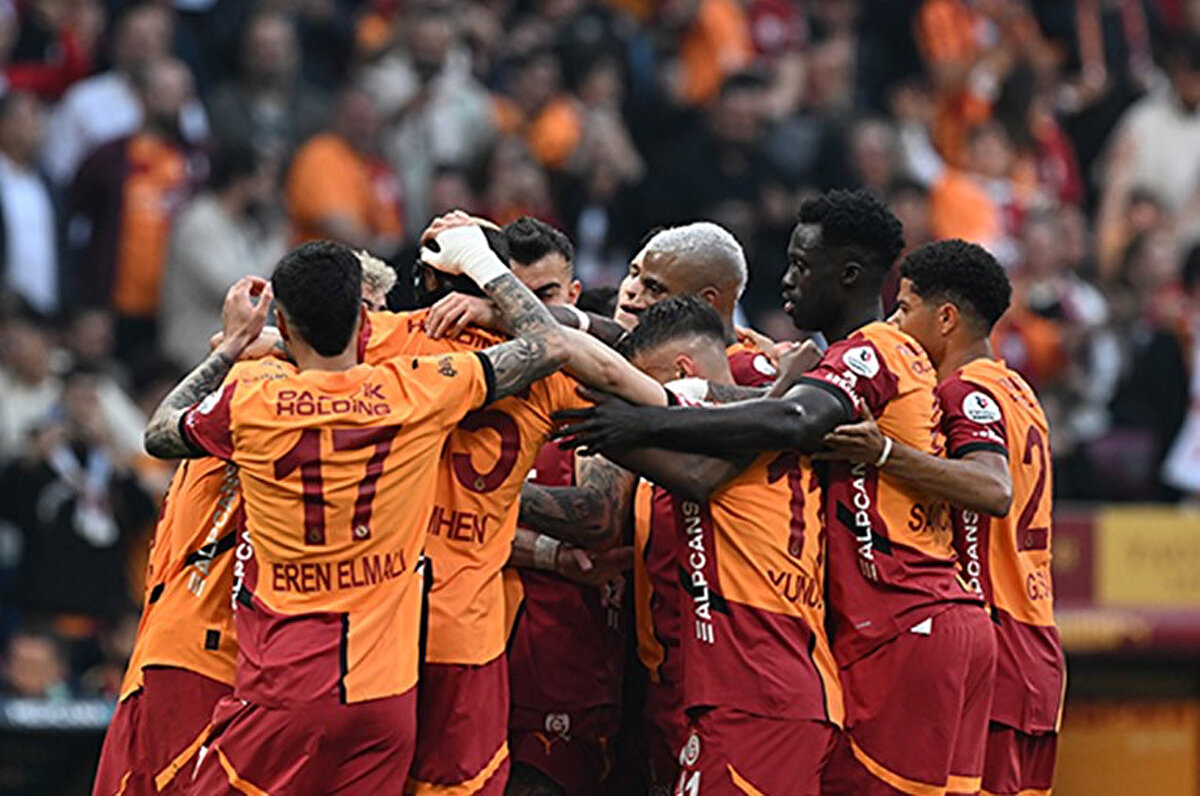 Trendyol Süper Lig'in 36. haftasında Galatasaray, Kayserispor'u 3-0 yendi ve şampiyonluğunu ilan etti. Galatasaray Başkanı Dursun Özbek açıklamalarda bulundu.<br>