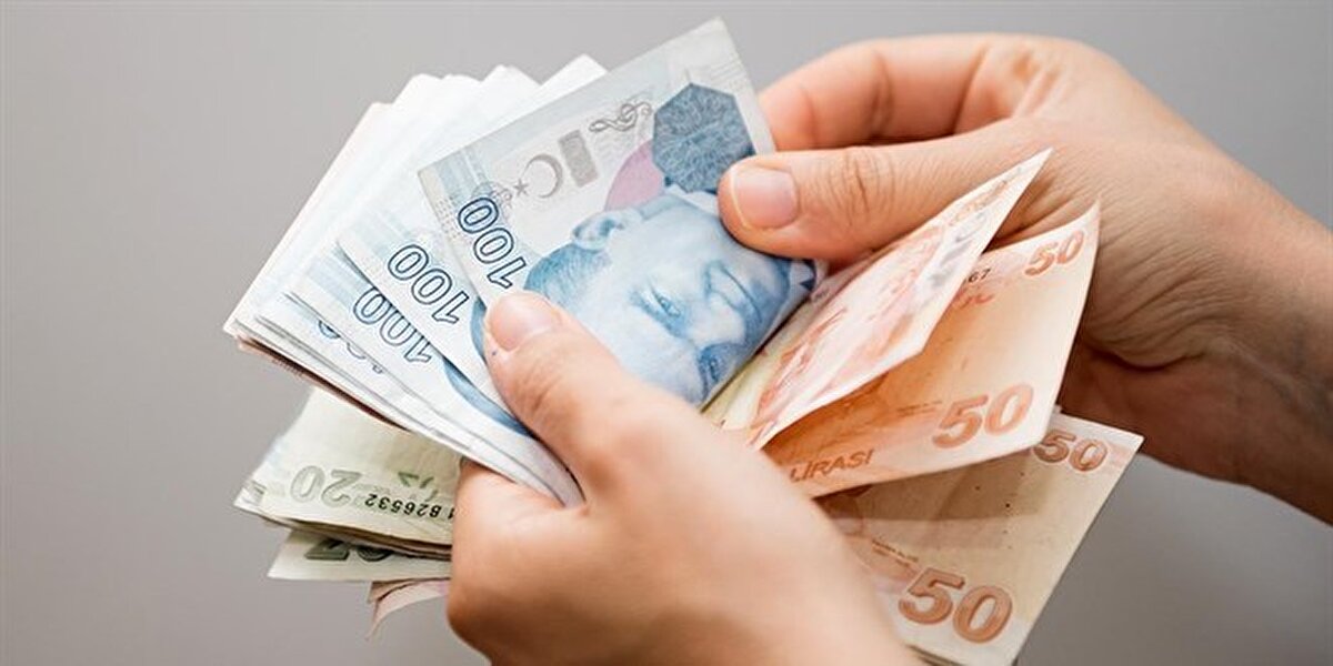 TÜİK verilerine göre yılın ilk dört ayında enflasyon kümülatif olarak yüzde 13,36 oldu. Aylık bazda enflasyon Ocak’ta yüzde 5,03, Şubat’ta yüzde 2,27, Mart’ta yüzde 2,46 ve Nisan’da yüzde 3,00 olarak kaydedildi. Bu tabloya göre, Mayıs ve Haziran aylarında enflasyon sıfır bile olsa, Temmuz zammına en az yüzde 13,36’lık artışın yansıtılması kesinleşti.