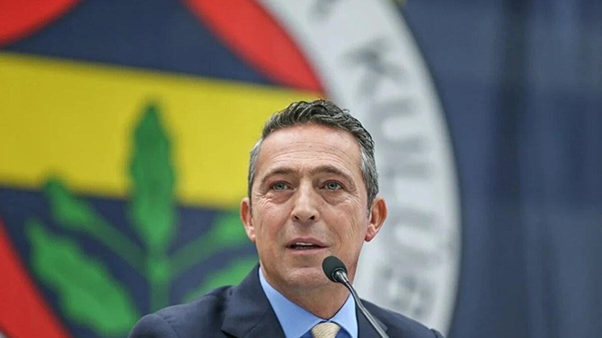 Fenerbahçe Başkanı Ali Koç gündeme dair açıklamalarda bulunmuştu. Sarı-lacivertli kulübün televizyon kanalında konuşan Koç, olağanüstü seçimin Eylül ayında yapılacağını duyurdu.