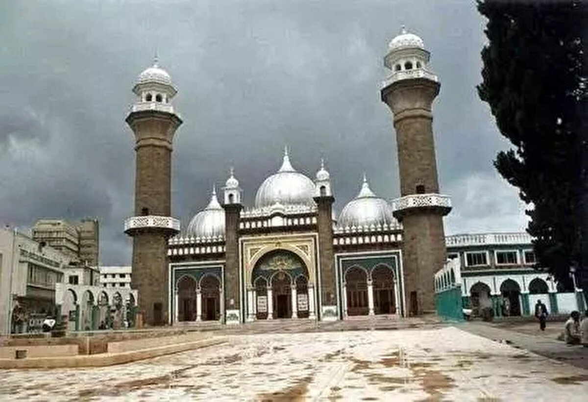 37)  POLEMBANG  CAMİİ  |  15 BİN<br><br> <br><br>Endonezya