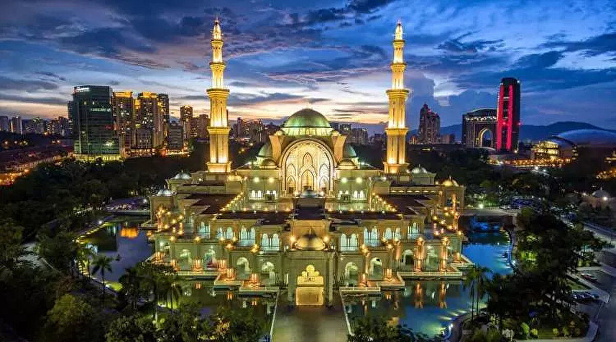 30)  FEDERAL TOPRAKLAR CAMİİ  |  17 BİN<br><br> <br><br>Malezya<br><br>