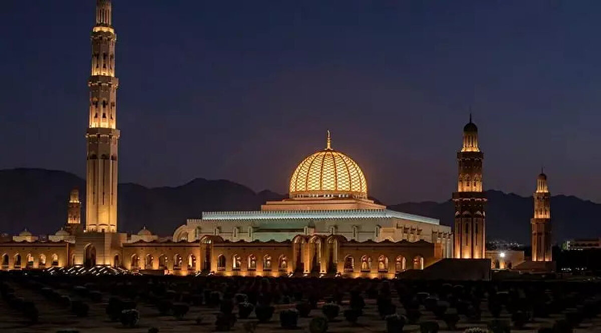 25)  SULTAN ABBAS  CAMİİ  |  20 BİN<br><br> <br><br>Umman<br><br>