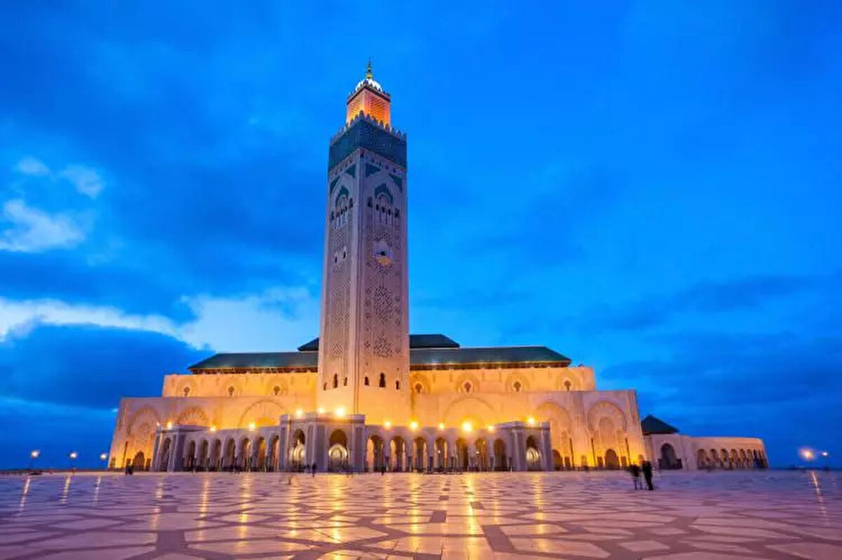 10)  HASSAN II CAMİİ  |  105 BİN<br><br> <br><br>Fas