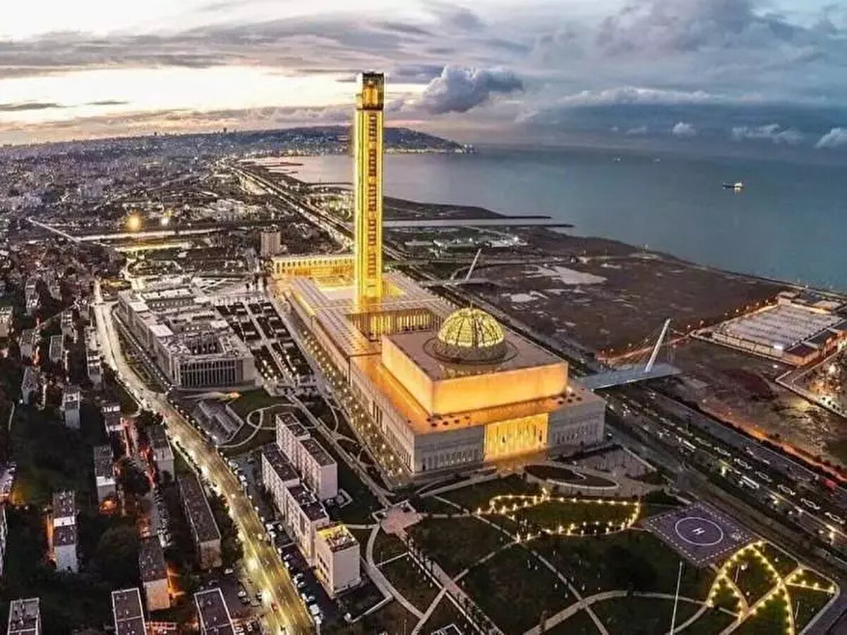 9)  CEZAYİR ULU CAMİİ  |  120 BİN<br><br> <br><br>Cezayir