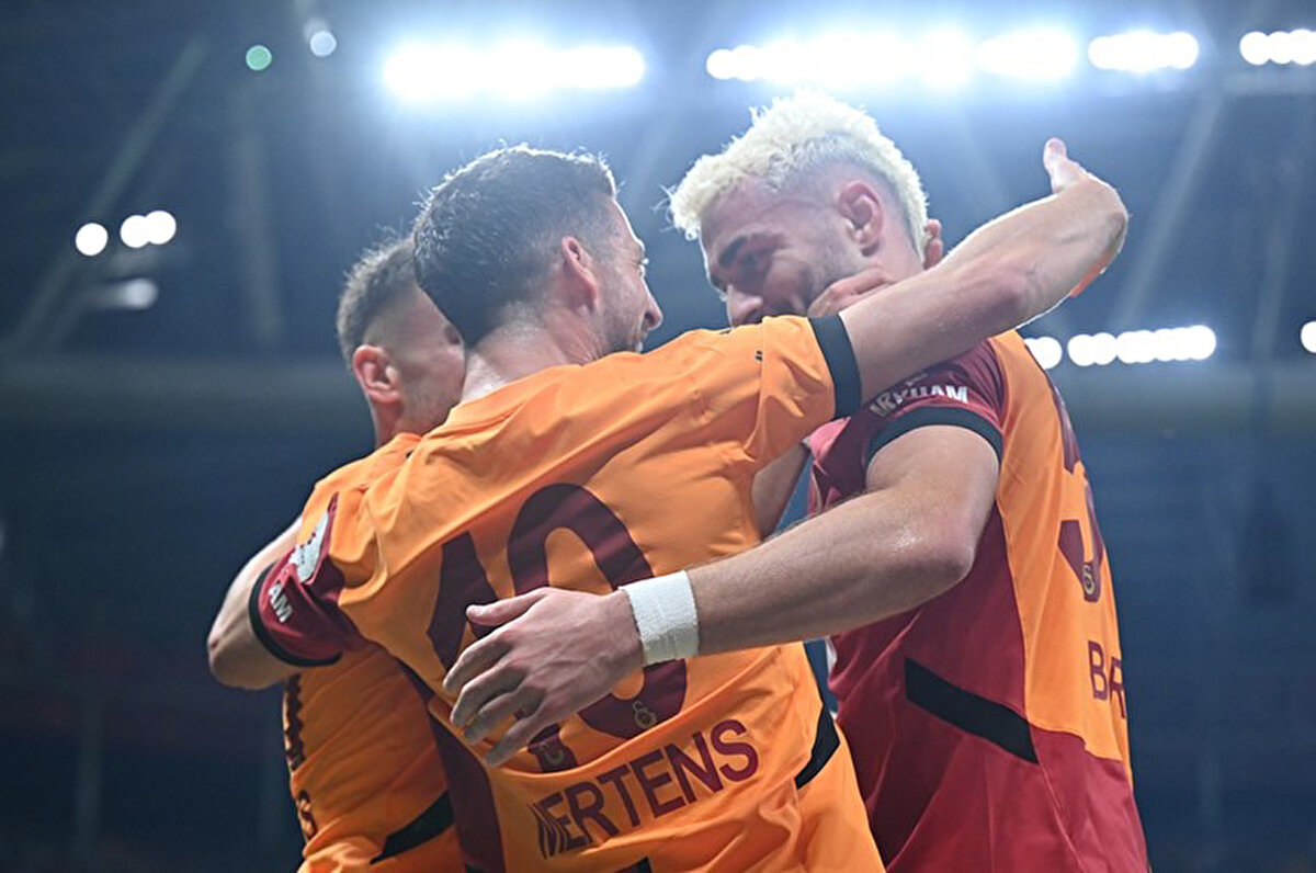 Süper Lig'in 12. haftasında Bodrum FK'yı 1-0 mağlup eden Galatasaray, söz konusu periyotta 34 puan toplayarak Süper Lig tarihinin en iyi performansına imza attı.<br>
