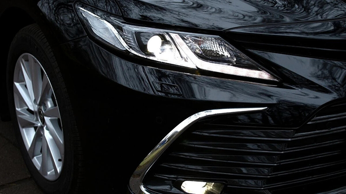 İstanbul ilk sırada<br><br>Geçen ay devri yapılan toplam 957 bin 499 taşıtın yüzde 67,3'ünü otomobiller oluşturdu. Bu dönemde en yüksek otomobil satışının gerçekleştiği il 163 bin 281 ile İstanbul oldu. Bu ili 84 bin 427 ile Ankara, 39 bin 83 ile İzmir, 28 bin 110 ile Antalya ve 27 bin 967 ile Bursa izledi.