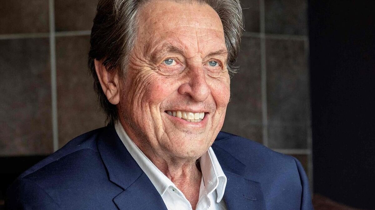 Errol Musk’ın iddiasına göre, kendisine doğru 52 kez ateş edilmişti. O ise buna karşılık olarak iki kez ateş etmiş ve bu iki kurşunla üç erkeği öldürmüştü. 