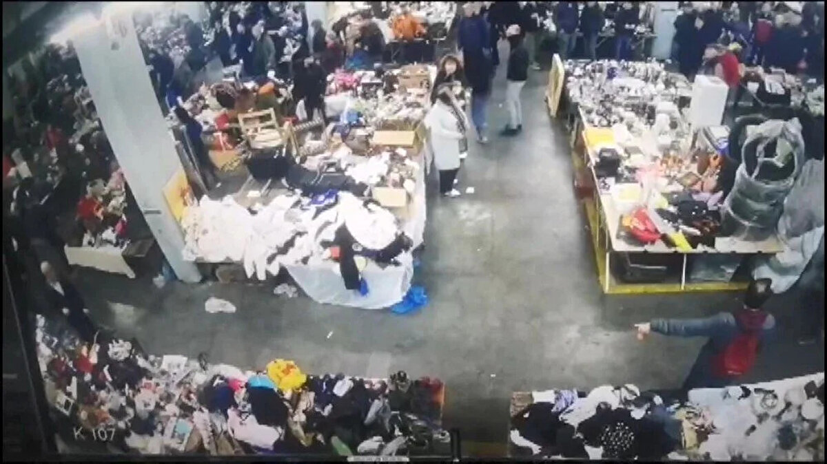 Mattia Ahmet Minguzzi’nin ölümüne neden olan bıçakla ilgili İstanbul Bölge Kriminal Polis Laboratuvarı Müdürlüğü’nde inceleme yapıldı. Hazırlanan raporda, bıçağın 10,3 santimetre uzunluğunda, tek ağızlı, sivri uçlu, oluksuz, sırtı küt, yeşil plastik kabzalı olduğu kayıtlara geçti.