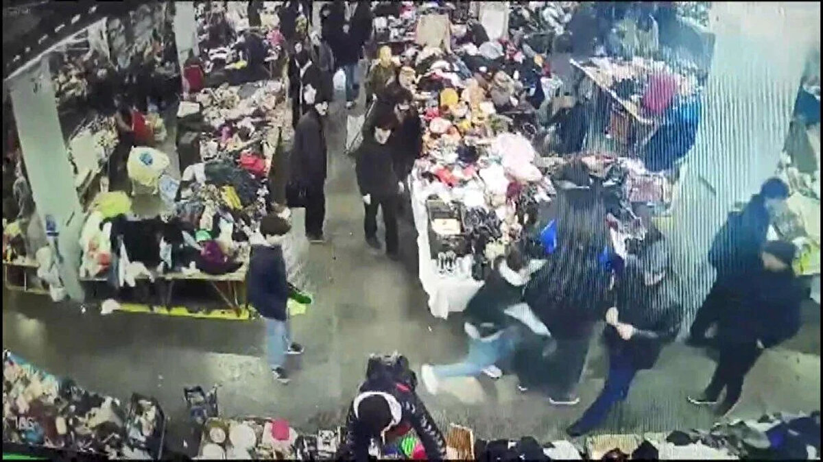 Minguzzi, 15 gün tedavi gördüğü hastanede hayatını kaybetmişti. B.B. ve U.B. hakkında "Çocuğa karşı kasten öldürme" suçundan 18'er yıldan 24'er yıla kadar hapis istemiyle dava açılmıştı. Dava sürecinde B.B. hakkında ayrıca "Bıçak veya diğer aletleri izinsiz olarak satın alma, taşıma veya bulundurma" suçundan yeni soruşturma yürütüldü.