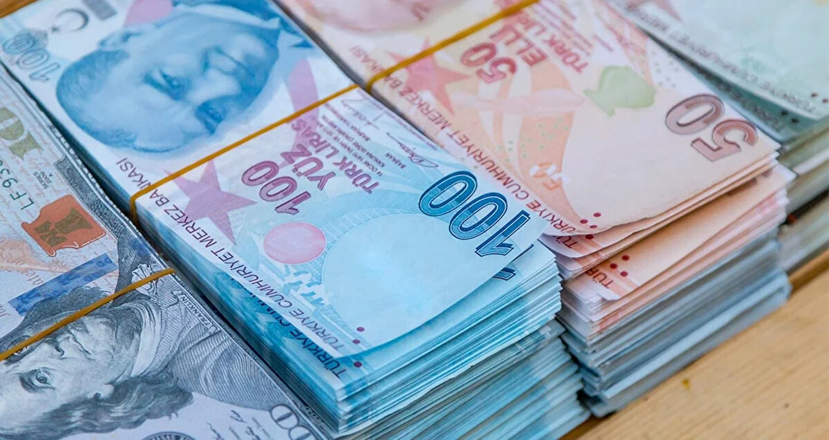 Ayrıca, mobil bankacılığın yalnızca güvenli ve güncel cihazlardan yapılması ve uygulamaların son sürümle kullanılması gerektiği vurgulanıyor.