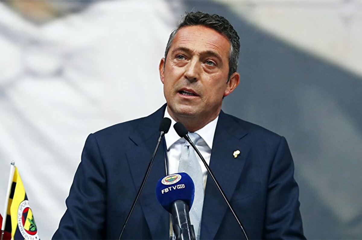 Ali Koç ilk bağlamda seçim kararı almayacaklarını ve göreve devam edeceklerini açıklasa da baskıların artması sonucu başkan bu kararından dönmüştü.<br>