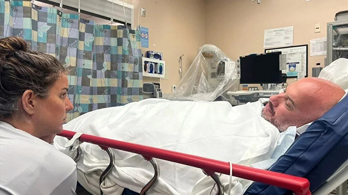 İNSANLARA NADİREN SALDIRIR<br>Mavi yüzgeçli orkinos, büyük beyaz köpek balıkları , yunuslar ve diğer büyük yırtıcılar dahil olmak üzere birkaç türde, bu köpek balıklarının neden olduğu bir veya daha fazla yara izi gözlemlenmiştir. İnsanlara nadiren saldırır. Ancak o bölgede yüzen yüzücüler bu balık hakkında uyarılır.