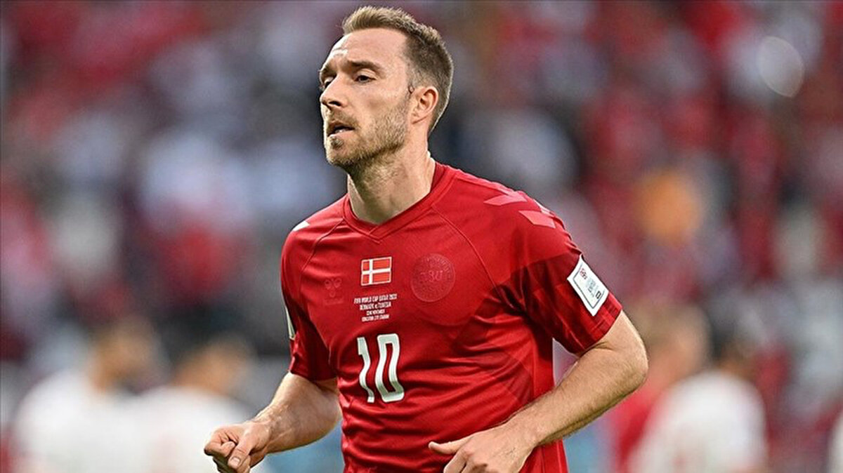 33 yaşındaki futbolcu, bu sezon 34 resmi maçta forma giydi ve 4 gol, 5 asistlik performans sergiledi.<br>