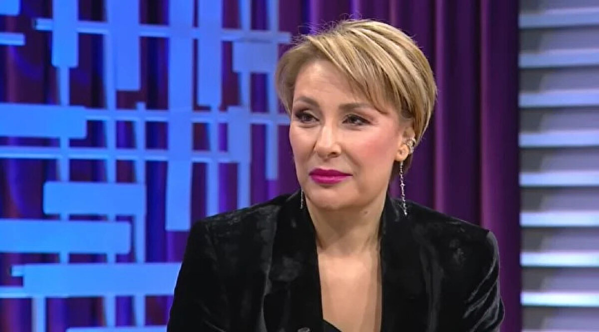 GÜLSE BİRSEL  |  İSTANBUL