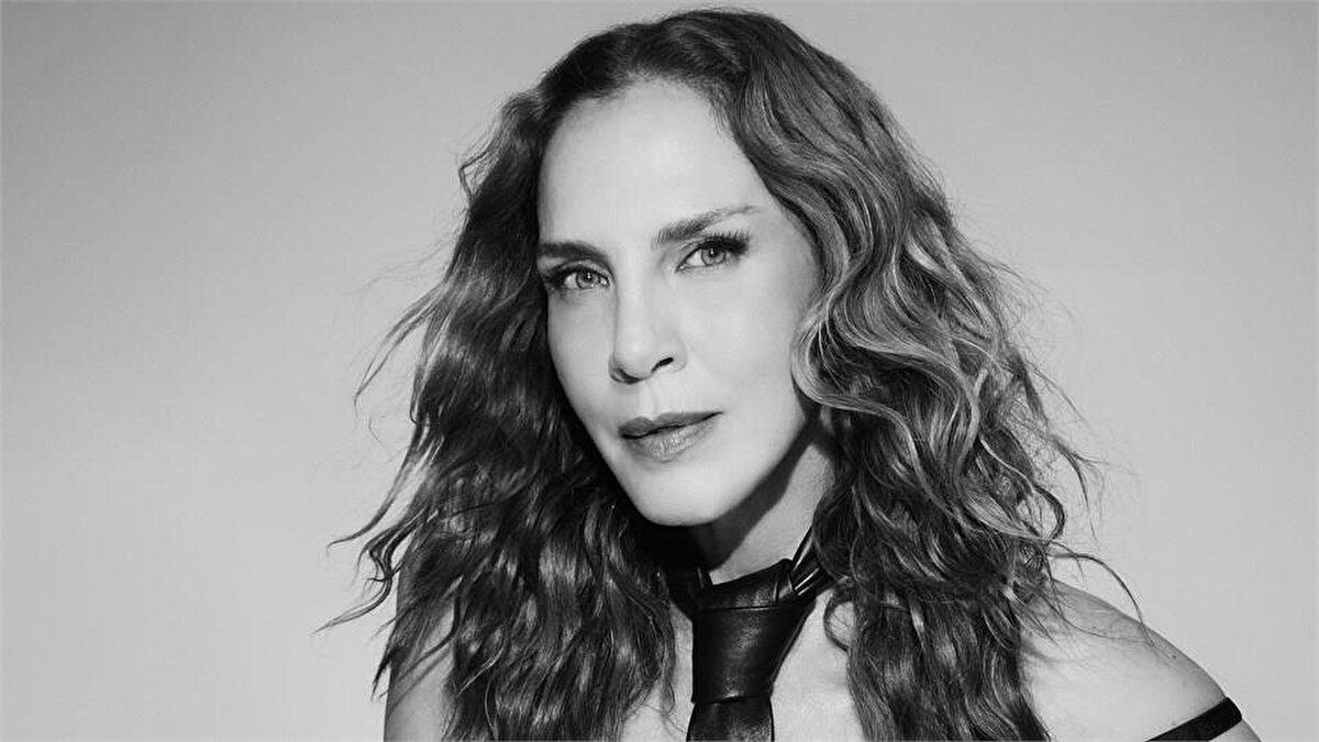 SERTAP ERENER  |  İSTANBUL