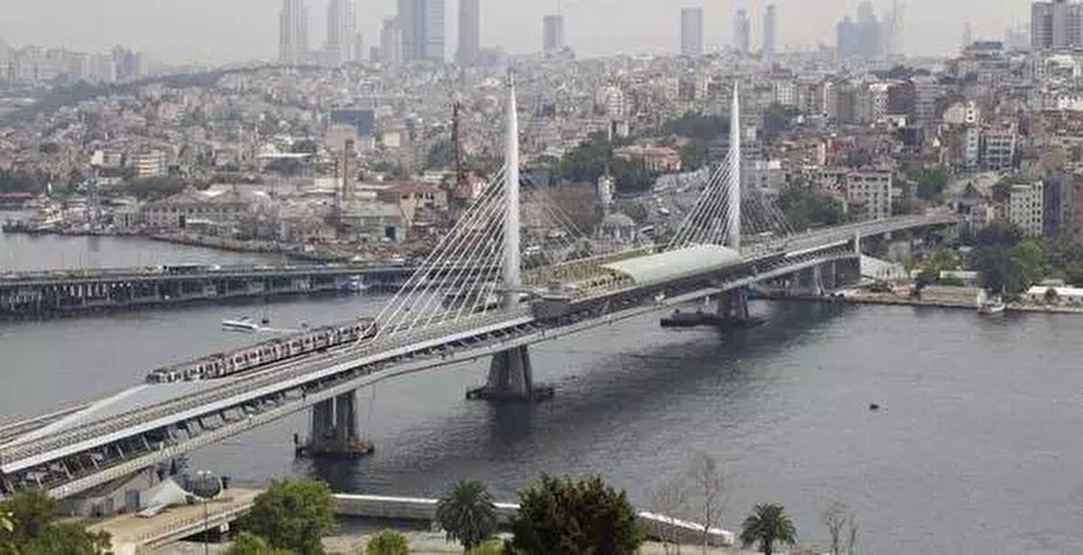 15. İstanbul Haliç Köprüsü -<br><br> <br><br>Beyoğlu Mevkisi