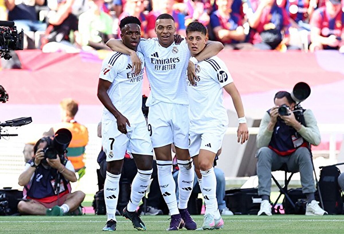 Sezon içerinde Rodrygo, Courtois, Lunin, Tchouameni, Mbappe Asencio gibi takımın önemli oyuncuları da sakatlık yaşadı.