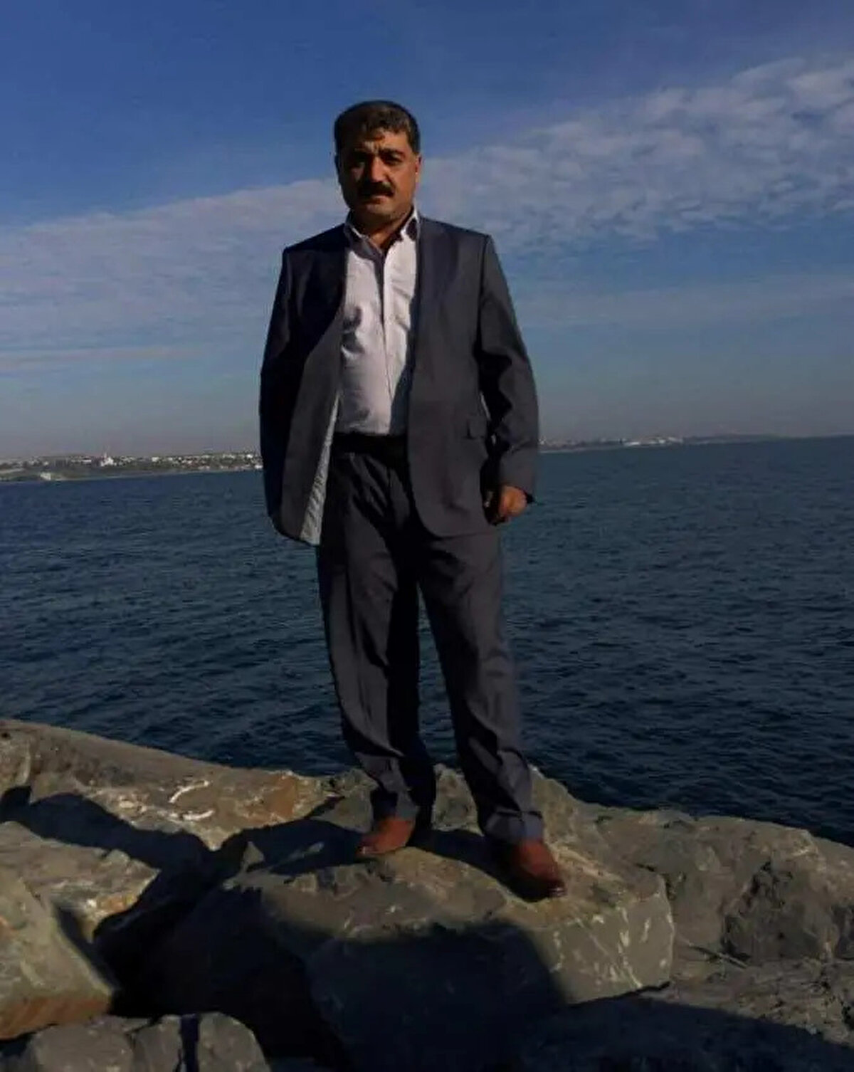 Remzi Sati ile oğlu Muhammed’in cenazelerinin ise Diyarbakır Adli Tıp Kurumu’ndaki işlemlerinin ardından İstanbul’da Adli Tıp Kurumu’na gönderileceği öğrenildi<br><br> 