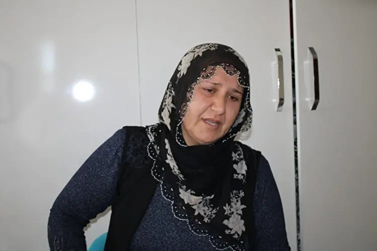 KİMSEYLE HUSUMETİ YOKTU'<br><br>Remzi Sati’nin diğer bacanağı Süleyman Aydın ise (50), “Kimseyle bir husumeti yoktu, kavgası yoktu. Herhangi bir kimseyle bir tartışması yoktu. Yalnız bu Ali Mert ile 2 yıldır ortaklaşa hayvan besliyorlar. Onunla 2 yıldır bu ticareti yapıyorlardı. Geçen sene de bir süre ortaklık yaptılar, yine aynı şekilde hayvanları ona teslim ettiler. Sezon sonu sattıktan sonra karlarını bölüştüler. Bu sene yine aynı şekilde ortaklık yaptılar. Remzi o saatte evden çıktıktan sonra bir daha ona ulaşılamıyor. Olay yerinde 4 kovan bulunmuş ama onlara sıkılan kurşunlara mı ait ya da başka bir şey mi bilemiyorum. Ancak 4 tane boş kovan bulunmuş olay yerinde. Remzi’nin büyük olan 2 oğlu Hatay’a gitmişti. İnşaatta, elektrik işinde çalışıyorlardı. Bir çocuğu da İstanbul’da okul okuyor. Çocukları bu olay olunca dün akşam çekip evlerine gelmişler” ifadelerini kullandı.<br><br>Öte yandan, Muhammed Sati'nin daha önce çektiği damda güvercinlerle oynadığı görüntüsü ortaya çıktı.