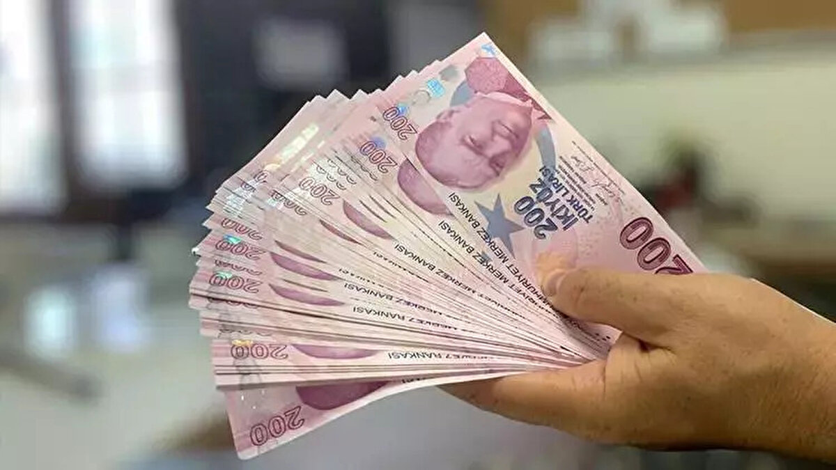 Ziraat Bankası<br><br>SGK (Emekli Sandığı, SSK, Bağ-Kur) emekli maaş ödemelerini Ziraat Bankası aracılığı ile alan emeklilere 12.000 TL'ye varan promosyon ödemesi imkanı sunulmaktadır.