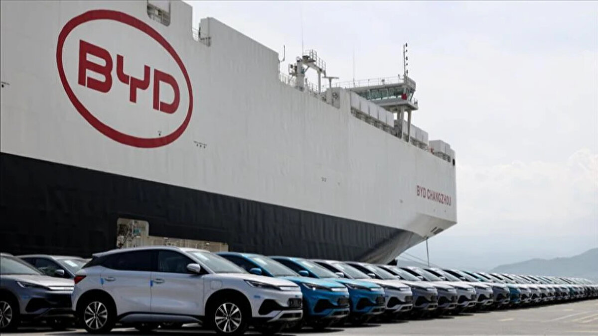 Çin merkezli elektrikli araç üreticisi BYD, nisanda Avrupa'da ilk kez Tesla'dan daha fazla elektrikli araç sattı.