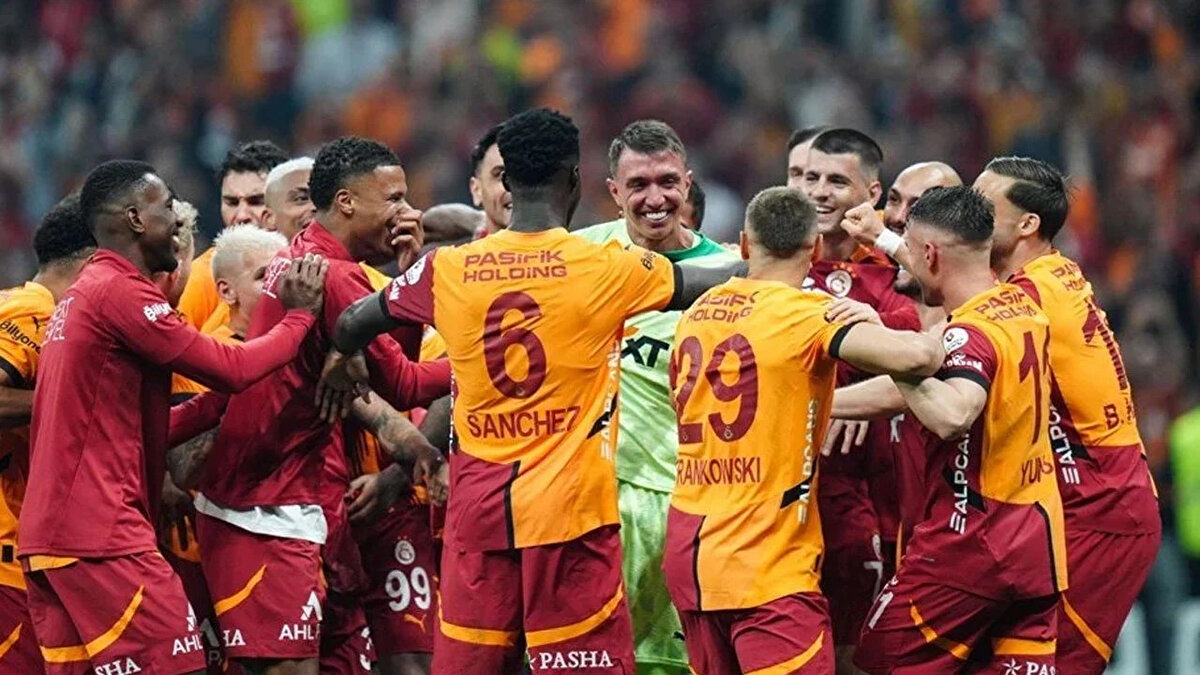 2024-2025 sezonunun Şampiyonu Galatasaray, Trendyol Süper Lig’de kupa kazanmaya hak kazandı. 25. şampiyonluğunu alarak 5. yıldızı da takan sarı-kırmızılılar, bu başarıyı taraftarıyla kutlamaya hazırlanıyor.<br><br>