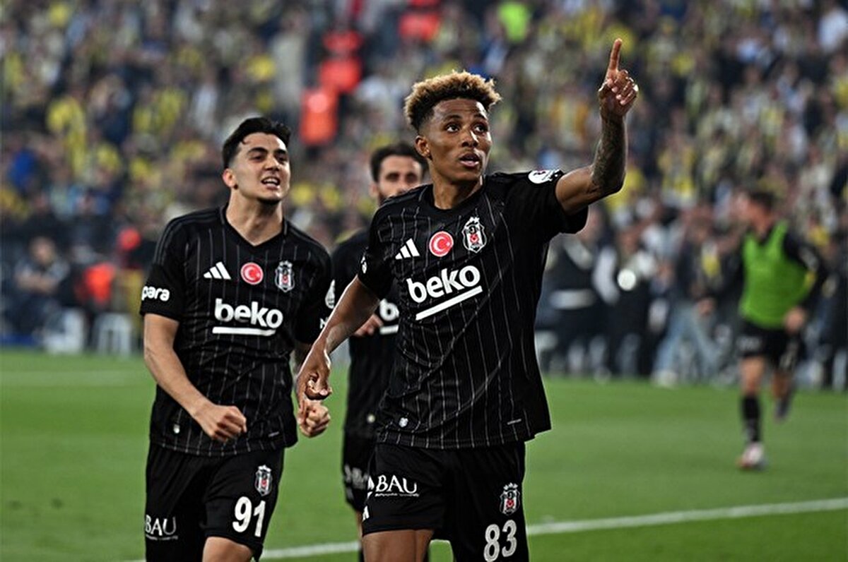 Daha önce transfer dönemlerinde Rus kulüplerinin gözdesi olan Gedson Fernandes için yeniden hareketlenme yaşanıyor. <br><br>