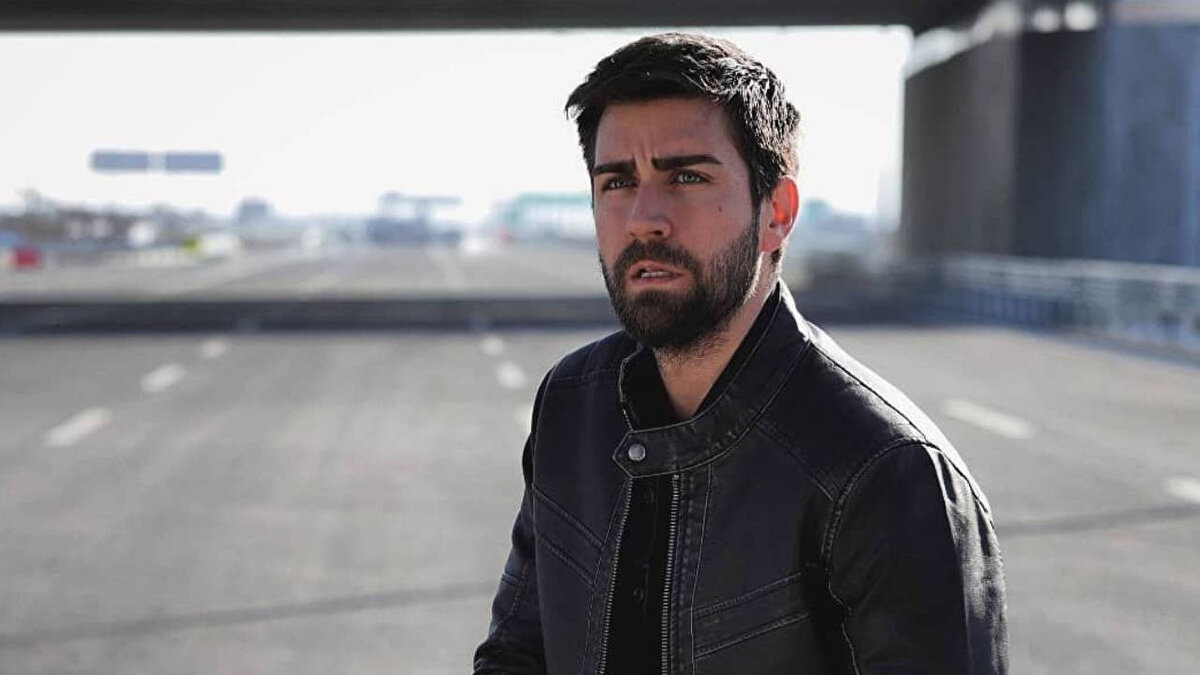 Başarılı oyuncu Çağlar Ertuğrul, CNBC-e’de Saba Tümer’in sunduğu programa konuk olarak yaptığı açıklamada, Teşkilat dizisinden neden ayrıldığını ilk kez paylaştı. 