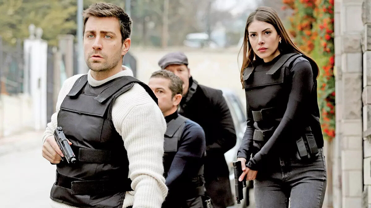 Çağlar Ertuğrul, Teşkilat kadrosundan çıkma konusunda şu ifadeleri kullandı: <br><br>"Sağ omuz sakatlığımdan dolayı Teşkilat'tan çıktım. O dönem Ankara'da sabah akşam aksiyon çekiyorduk, biraz yıprandım. Belki devam edebilirdim ama aksiyona giremezdim. Aksiyonsuz da Teşkilat olmazdı."