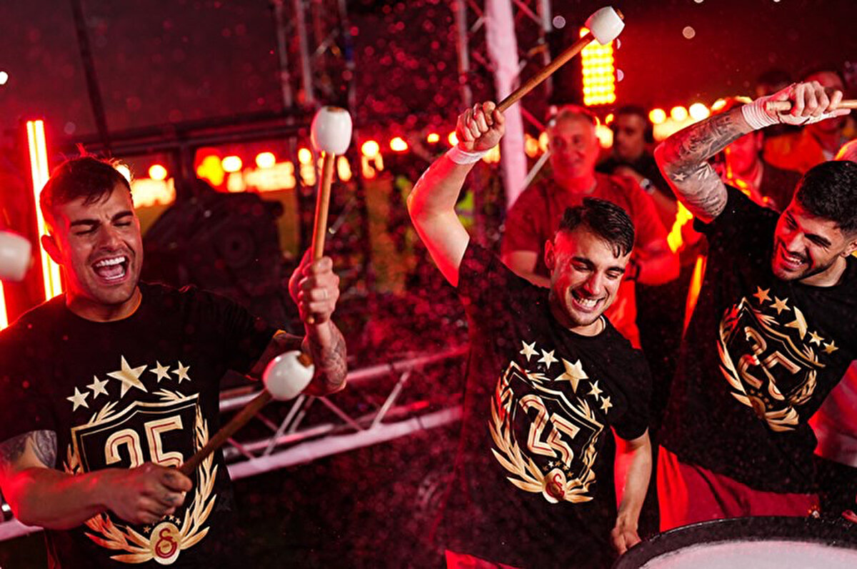 5. yıldızı takan Galatasaray, 25. şampiyonluğunu Yenikapı'da taraftarıyla birlikte kutlayacak. Sarı-kırmızılılar, Yenikapı'daki kutlamaların programını açıkladı. Kulübün açıkladığı etkinlik programı şöyle:<br>