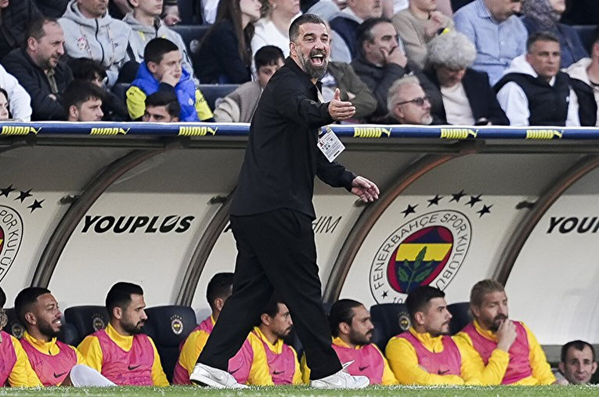 DHA'nın haberine göre Arda Turan, Shakhtar Donetsk ile anlaşma sağladı. Genç teknik adam, Ukrayna ekibinden yıllık 2 milyon euro ücret alacak.<br>