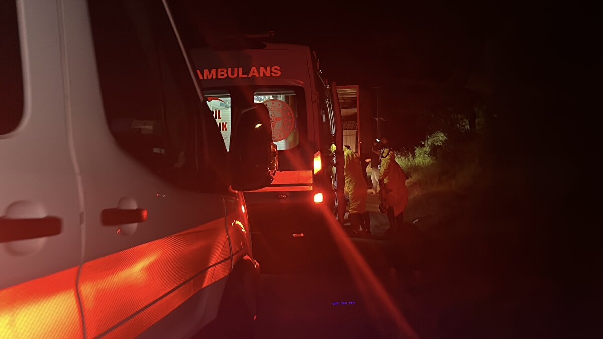 Kuyunun güvenliğinin alınmasının ardından ekipler cenazeleri çıkartmak için çalışma başlattı.