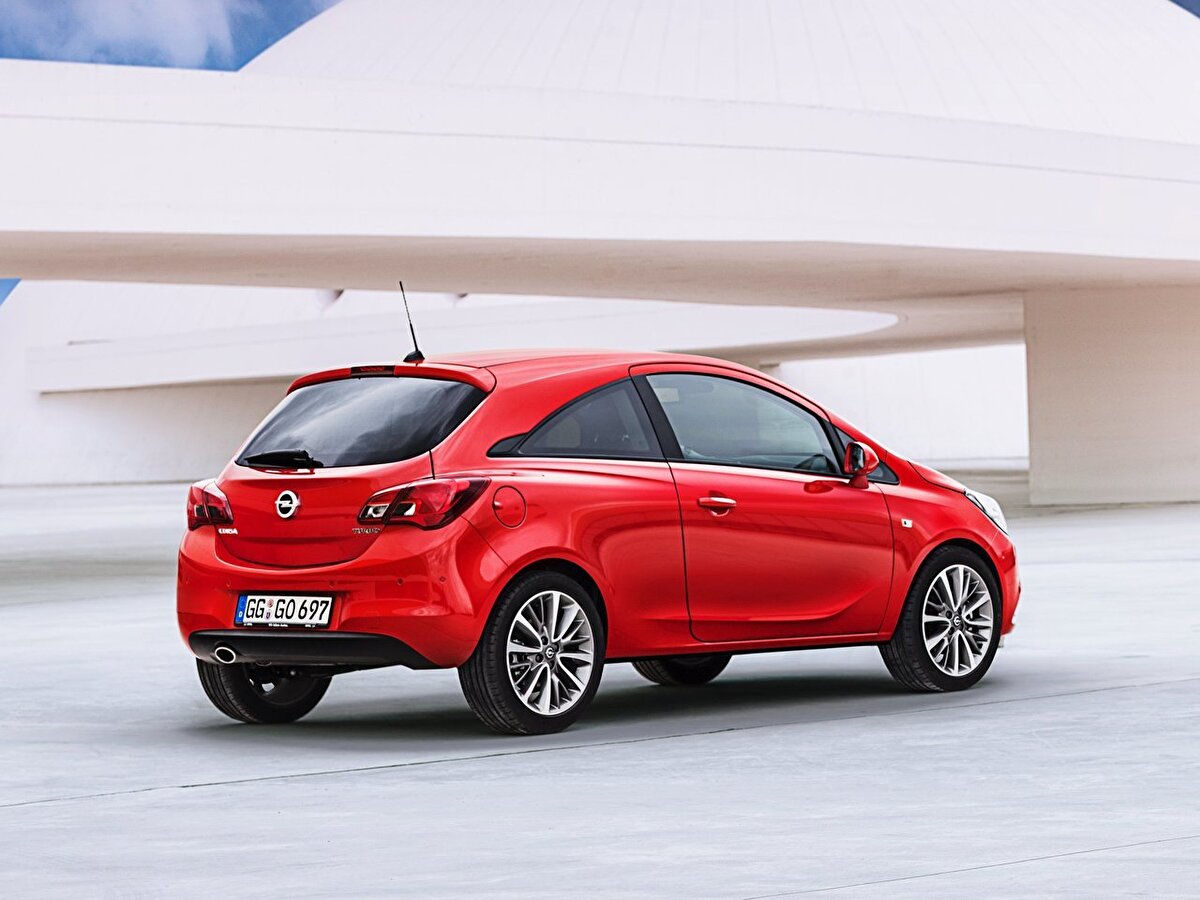 Opel Corsa E – 1.370.000 TL – 1.504.000 TL – 354 KM – 10 Aralık 2022