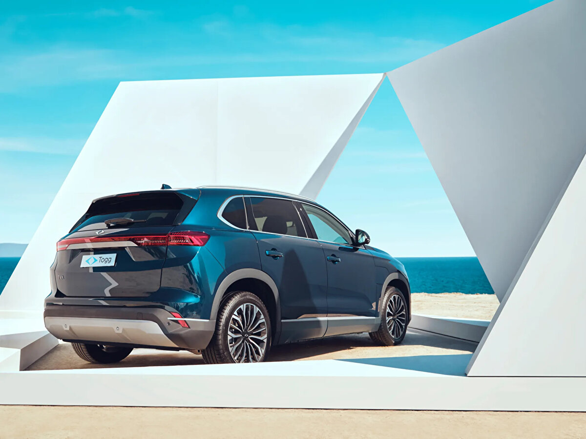 T10X’e Özel Faizsiz Kredi Kampanyası<br><br>Togg, T10X SUV modeli için 400.000 TL’lik faizsiz kredi seçeneğini devreye aldı. 12 ay vade ile sunulan bu kredi kampanyasında aylık geri ödeme tutarı 33.333 TL olarak belirlendi. Faizsiz kredi seçeneğinin yanı sıra, farklı tutar ve vadeler için düşük faiz oranlı alternatifler de bulunuyor.