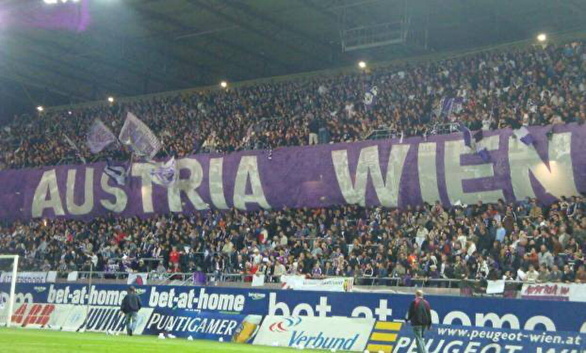 Austria Wien evinde ağırladığı BW Linz karşısında 90. dakikada attığı golle 2-1 öndeydi ve maç bu şekilde bitse, Fenerbahçe'nin seri başı olarak katılma imkanı vardı.<br>