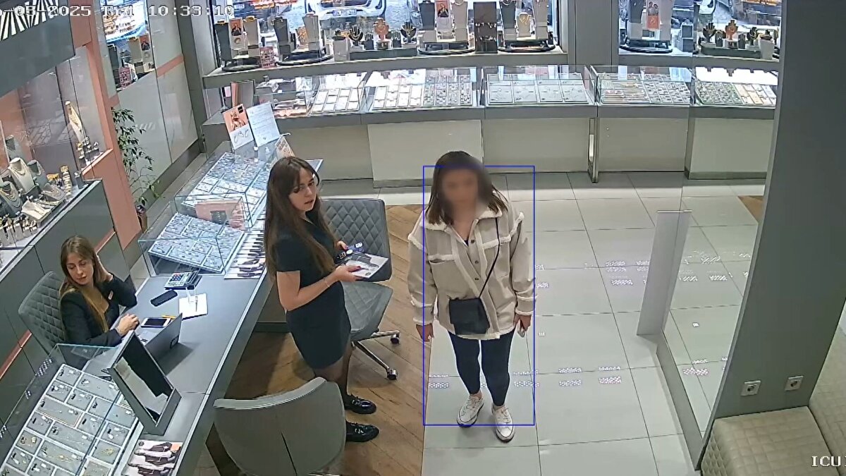 Kaplama ürünler geliyor, mesela üst kısmı altın ama alt kısmında demir veya tel, bu tarz şeylerle karşılaşıyoruz tabii onun ağırlığından renginden anlayabiliyoruz, yakaladığımızı, ona göre işlem yapıyoruz veya işte ürünü almıyoruz, geri veriyoruz. 