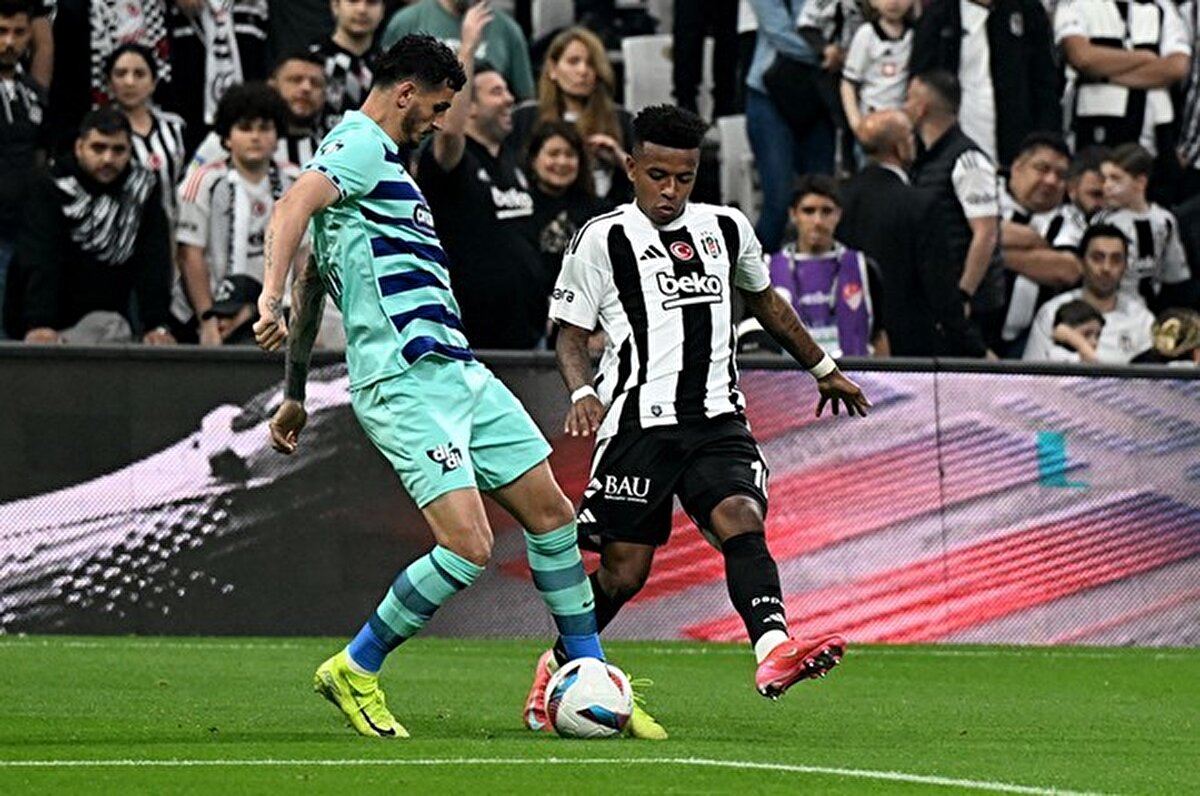 Siyah-beyazlı takım, sezonu ilk 4'te tamamlamayı garantiledi. Siyah-beyazlılar, 5. basamaktaki RAMS Başakşehir'in Adana Demirspor'a 3-2 yenilerek 54 puanda kalması sonrasında sezonu ilk 4'te bitirmeyi garantiye aldı.