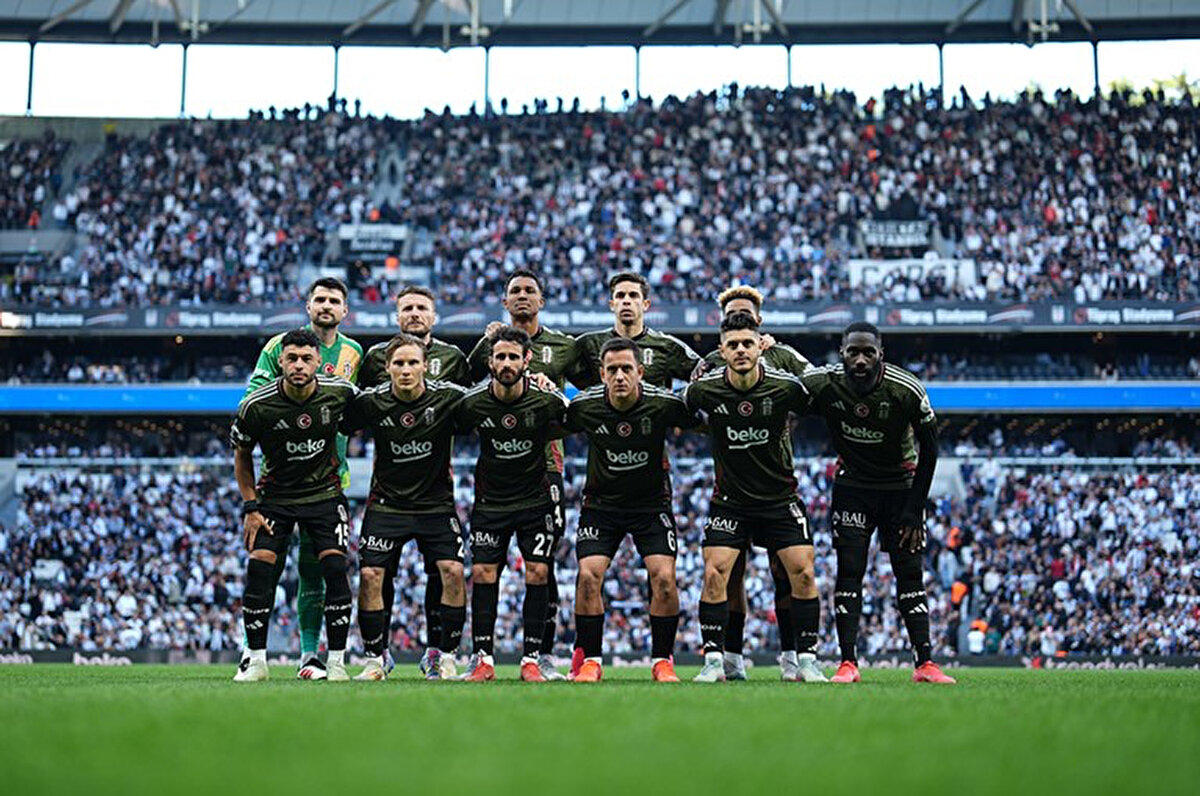 Süper Lig'de son haftaya girilirken üçüncü Samsunspor'un 2 puan gerisinde dördüncü sırada bulunan Beşiktaş, sezonu bu noktada tamamlaması halinde UEFA Avrupa Ligi'ne 2. ön eleme turundan başlayacak.<br>