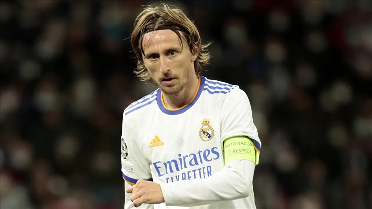 Real Madrid'in efsane futbolcusu Luka Modric'in futbolu bırakmasının ardından yeni bir tartışma alevlendi.