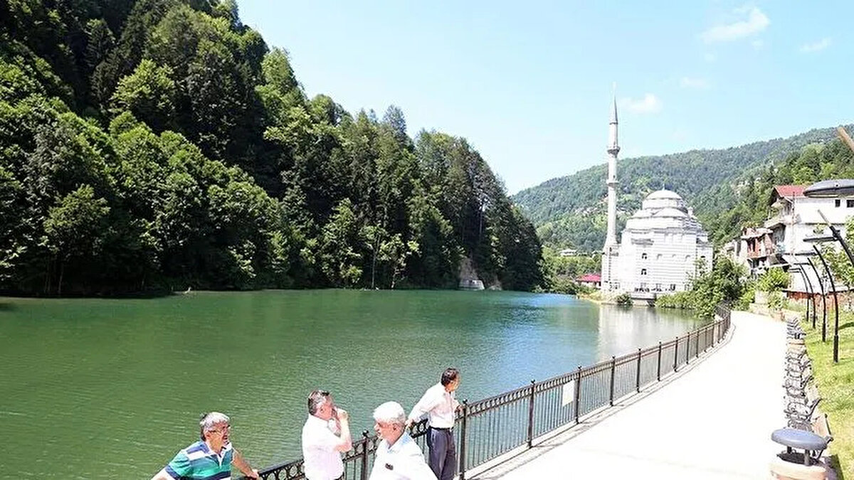 En düşük nüfusa sahip ilçeler:<br><br>Rize - Hemşin 2.422